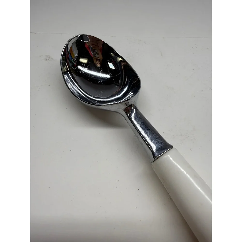 Chrome Plated Metal Ice Cream Scoop with White Plastic Handle 8.5 Inch